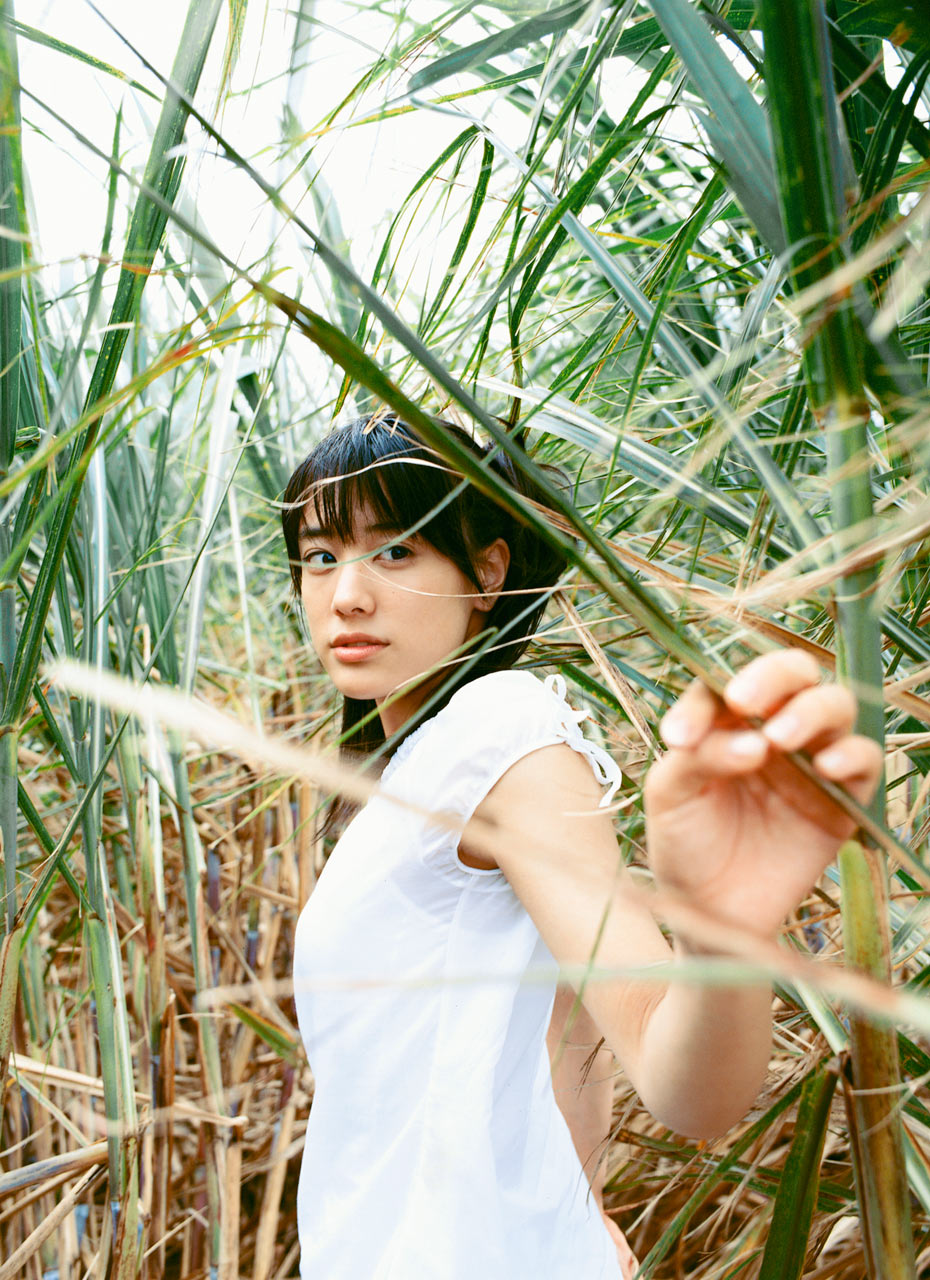 highres, photo (medium), tagme, dress, fukuda saki, grass, tall grass