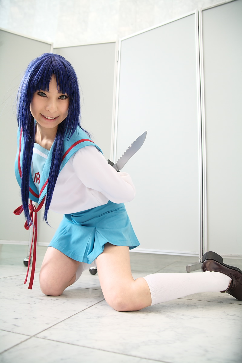 ari (model), asakura ryoko, suzumiya haruhi no yuuutsu, highres, photo (medium), blue hair, cosplay, kneehighs, knife, sailor, school uniform, serafuku, socks