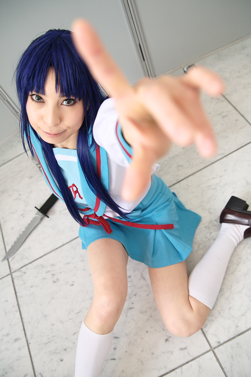 ari (model), asakura ryoko, suzumiya haruhi no yuuutsu, highres, photo (medium), blue hair, cosplay, kneehighs, knife, sailor, school uniform, serafuku, socks