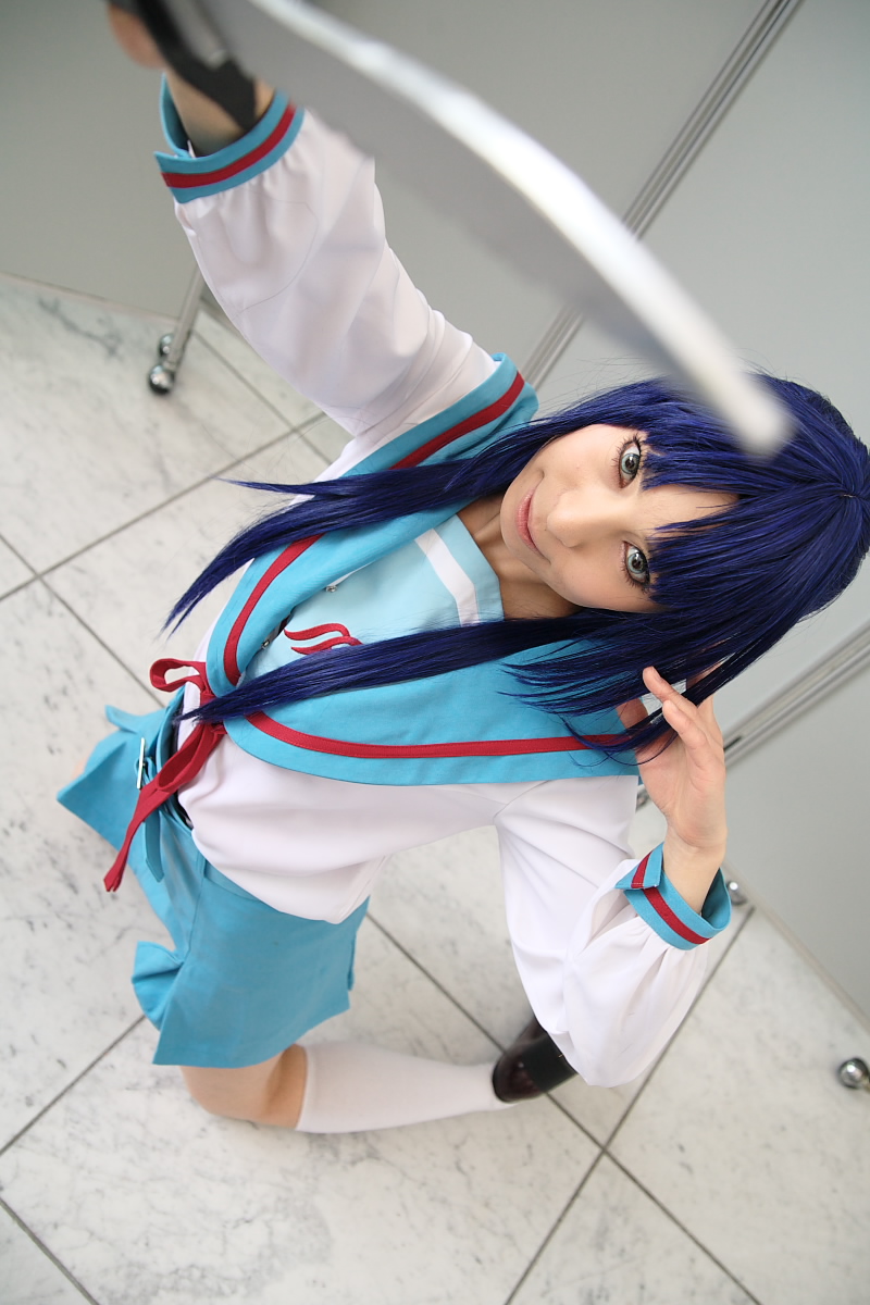 ari (model), asakura ryoko, suzumiya haruhi no yuuutsu, highres, photo (medium), blue hair, cosplay, kneehighs, knife, sailor, school uniform, serafuku, socks
