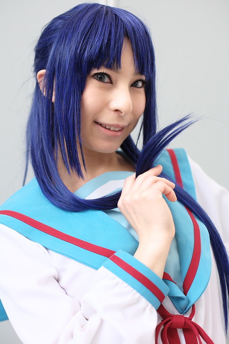 ari (model), asakura ryoko, suzumiya haruhi no yuuutsu, highres, photo (medium), blue hair, cosplay, sailor, school uniform, serafuku