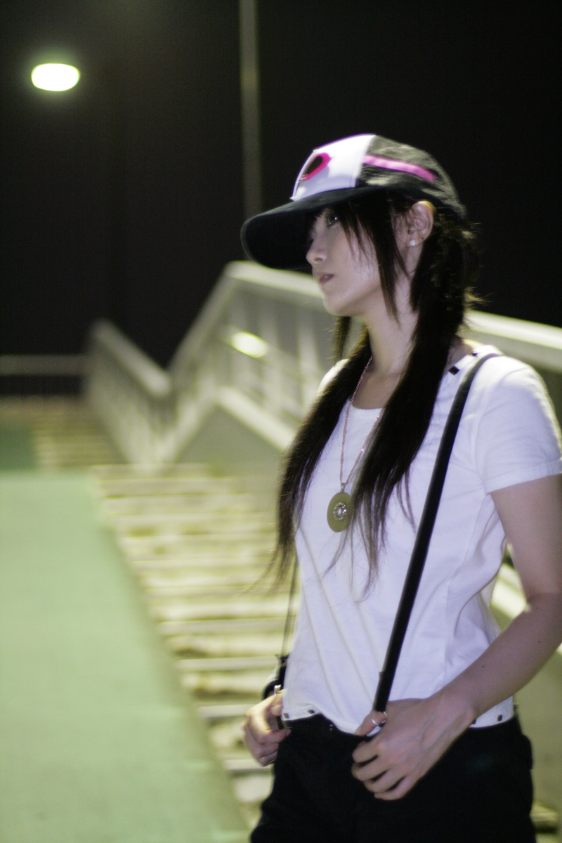 shio, highres, photo (medium), tagme, baseball cap, hat, shirt, suspenders, t-shirt