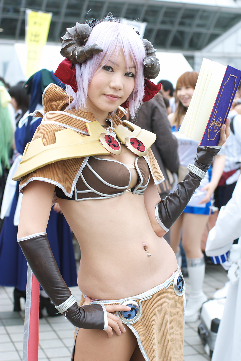 hanafusa maki, ragnarok online, highres, photo (medium), armor, bikini, bikini top only, book, breasts, cleavage, cosplay, demon girl, horns, purple hair, swimsuit