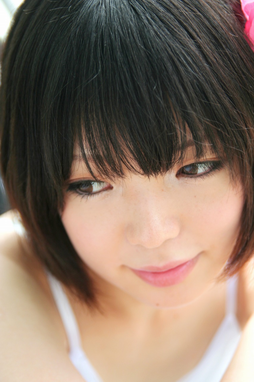 namada, osaragi hazumu, kashimashi, highres, photo (medium), 00s, 1girl, asian, bare shoulders, black hair, blurry, breasts, brown eyes, brown hair, close-up, cosplay, depth of field, dress, eyeliner, female focus, flower, gradient hair, hair flower, hair ornament, looking to the side, makeup, mole, multicolored hair, osaragi hazumu (cosplay), short hair, small breasts, solo, white dress