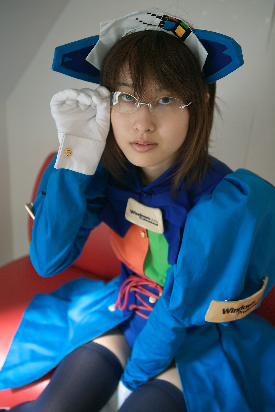 2k-tan, os-tan, highres, photo (medium), 1girl, cosplay, female focus, glasses, gloves, nami (cosplayer), solo, thighhighs