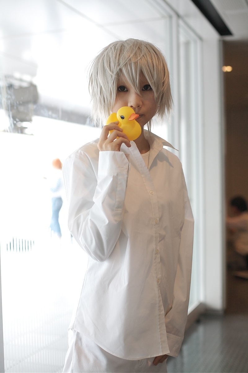 near (death note), death note, silver hair, highres, photo (medium), cosplay, dress shirt, haruta mochiko, pants, rubber duck, shirt, short hair