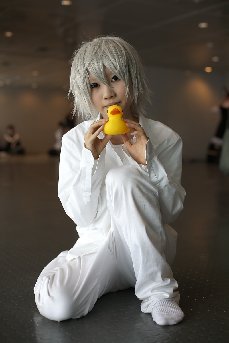 near (death note), death note, silver hair, highres, photo (medium), cosplay, dress shirt, haruta mochiko, pants, rubber duck, shirt, short hair