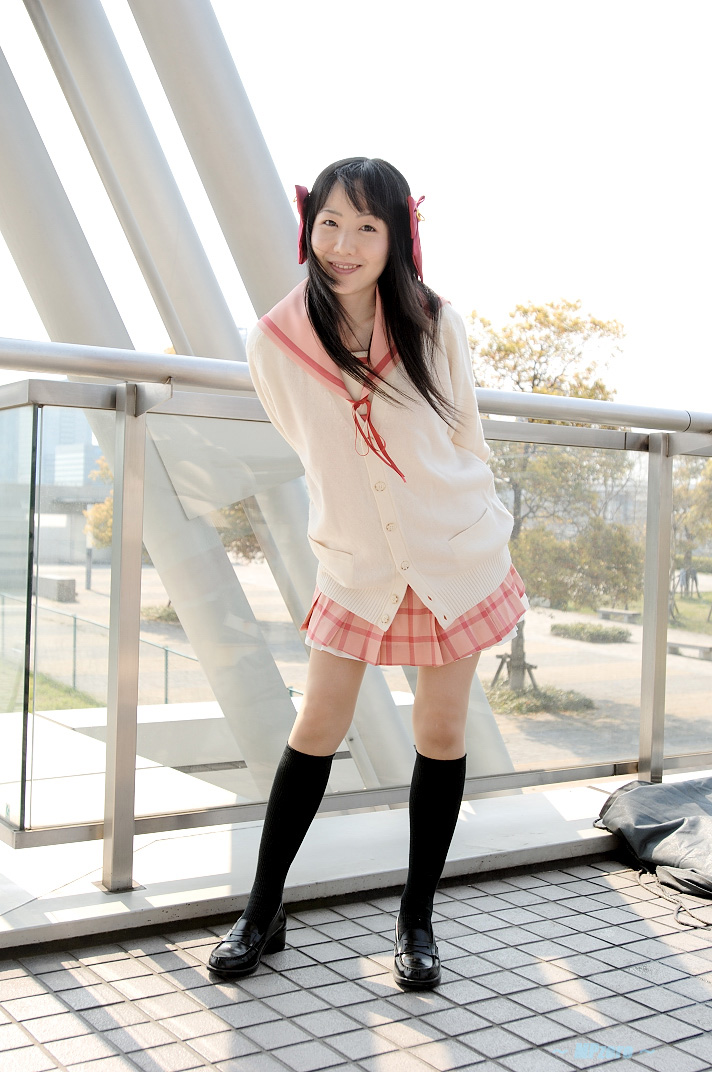 minamoto chikaru, strawberry panic!, photo (medium), bow, cardigan, cosplay, hair bow, kneehighs, school uniform, serafuku, socks, suzumiya kirika
