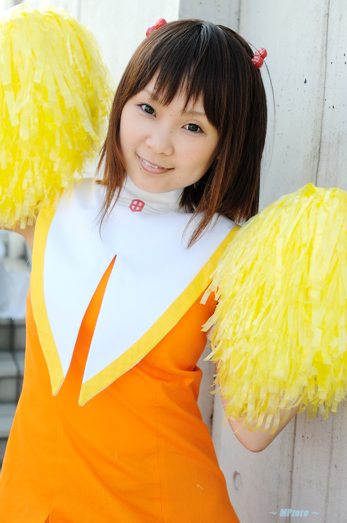 hiromichi, kinomoto sakura, cardcaptor sakura, photo (medium), 1girl, asian, brown hair, cheerleader, cosplay, kinomoto sakura (cosplay), looking at viewer, outdoors, pom pom (cheerleading), smile