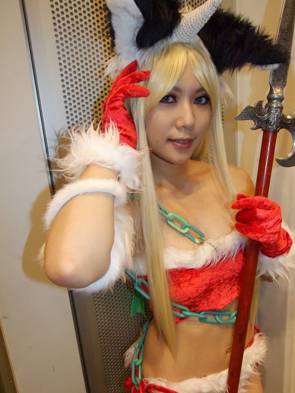 kisaragi towa, riesz, seiken densetsu, seiken densetsu 3, photo (medium), 1girl, animal ears, blonde hair, bra, cat ears, chain, cosplay, female focus, horns, lingerie, polearm, riesz (cosplay), santa costume, single horn, solo, underwear, weapon