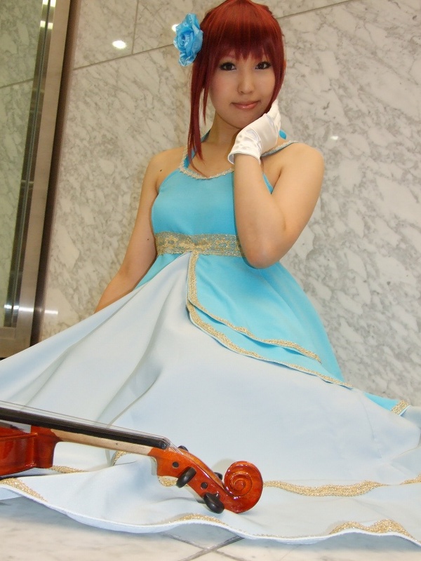 hino kahoko, moeka (cosplayer), kiniro no corda, photo (medium), cosplay, dress, flower, gloves, gown, hair flower, hair ornament, instrument, red hair, violin