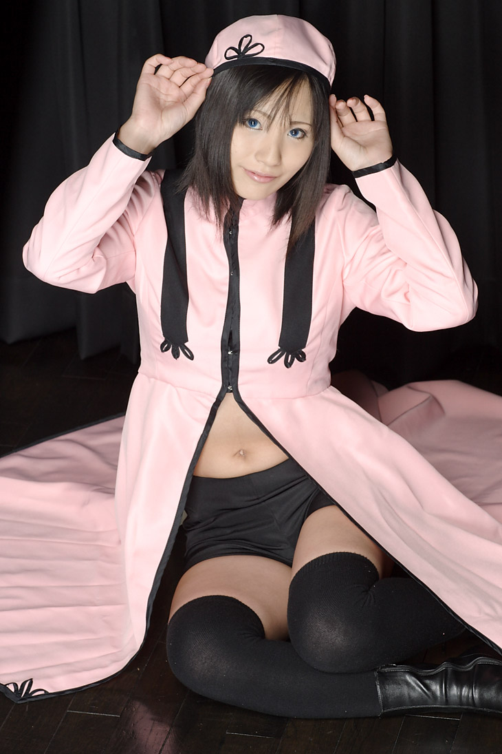 suzukaze yuuki, kinomoto sakura, cardcaptor sakura, photo (medium), 1girl, asian, beret, black hair, blue eyes, coat, color contacts, cosplay, hat, kinomoto sakura (cosplay), looking at viewer, midriff, open clothes, open coat, thighhighs