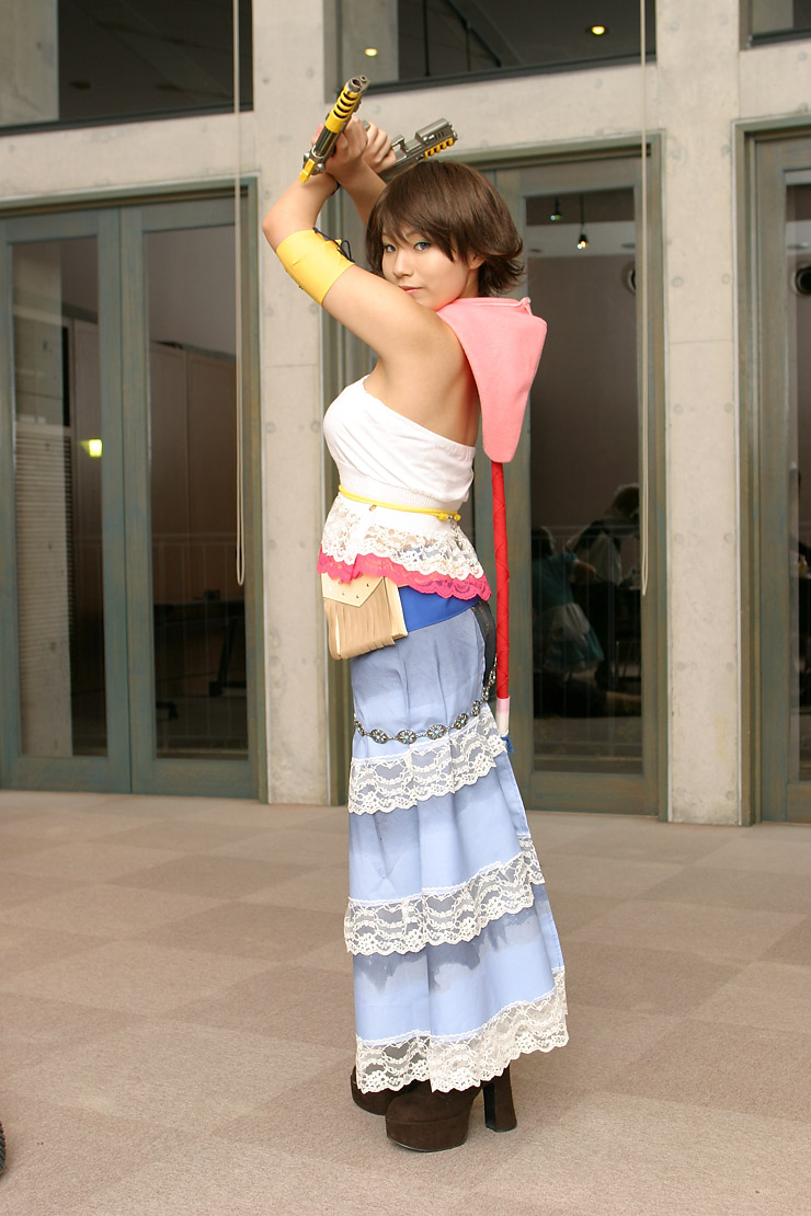 suzukaze yuuki, yuna, final fantasy, final fantasy x, final fantasy x-2, photo (medium), boots, cosplay, gun, weapon