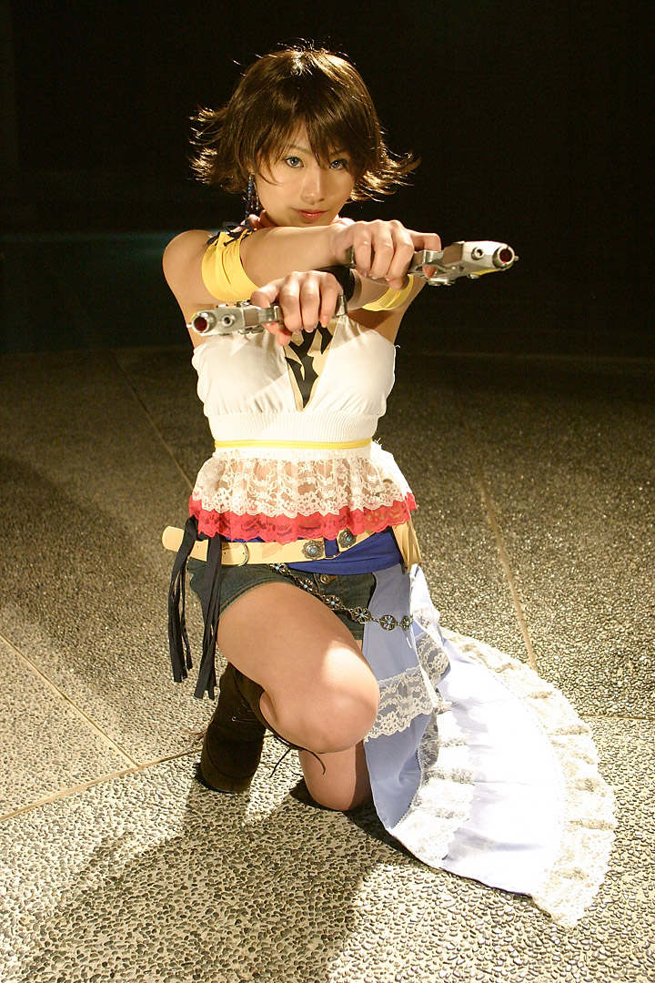 suzukaze yuuki, yuna, final fantasy, final fantasy x, final fantasy x-2, photo (medium), boots, cosplay, gun, weapon