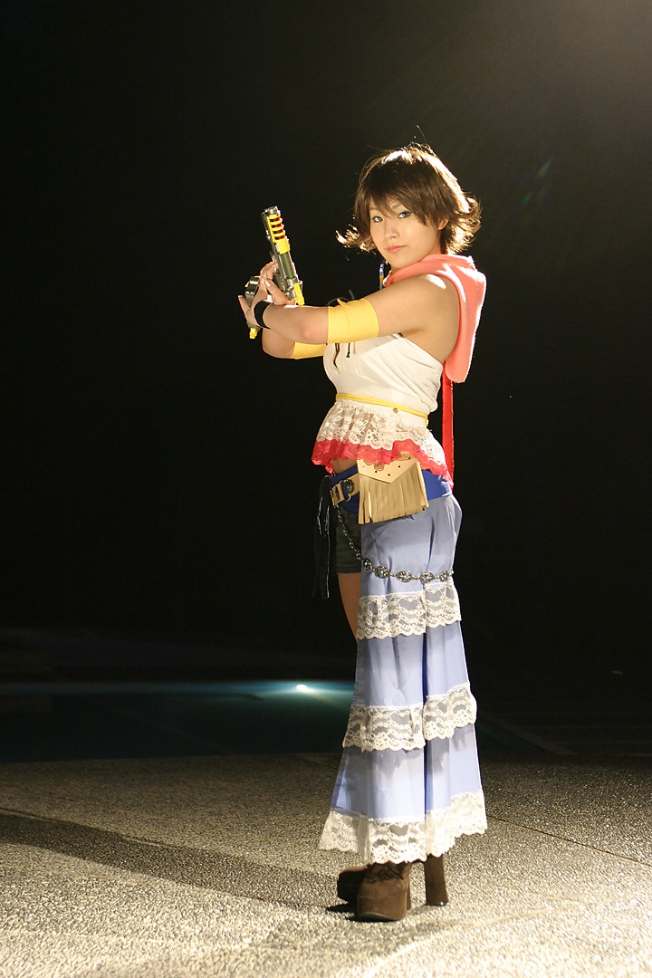 suzukaze yuuki, yuna, final fantasy, final fantasy x, final fantasy x-2, photo (medium), boots, cosplay, gun, weapon
