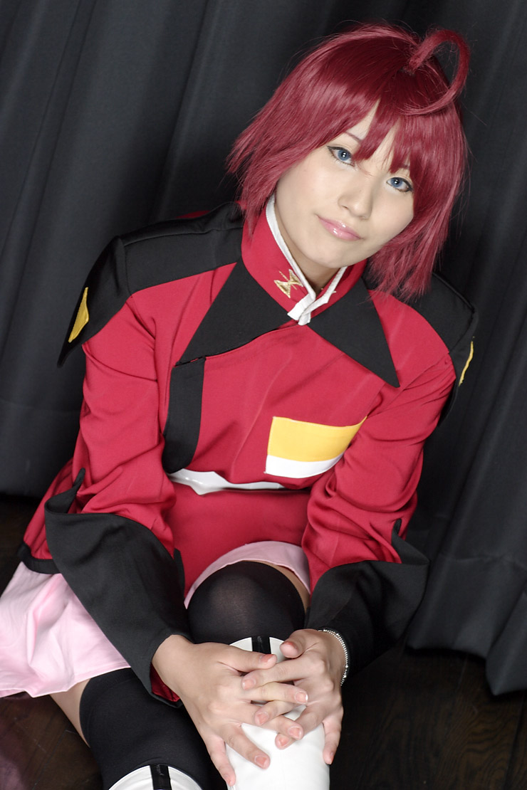 suzukaze yuuki, lunamaria hawke, gundam, gundam seed, gundam seed destiny, photo (medium), boots, cosplay, gun, red hair, thighhighs, weapon