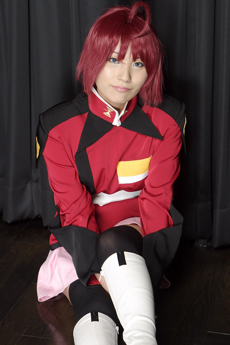 suzukaze yuuki, lunamaria hawke, gundam, gundam seed, gundam seed destiny, photo (medium), boots, cosplay, gun, red hair, thighhighs, weapon