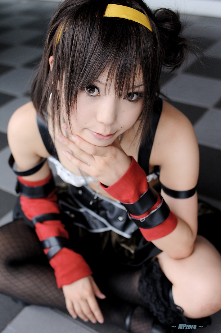 kipi-san, suzumiya haruhi, real life, suzumiya haruhi no yuuutsu, cosplay photo, photo (medium), 1girl, asian, belt, breasts, cosplay, elbow gloves, female focus, fishnet thighhighs, fishnets, gloves, guitar, hairband, instrument, looking at viewer, single thighhigh, small breasts, solo, suzumiya haruhi (cosplay), thighhighs