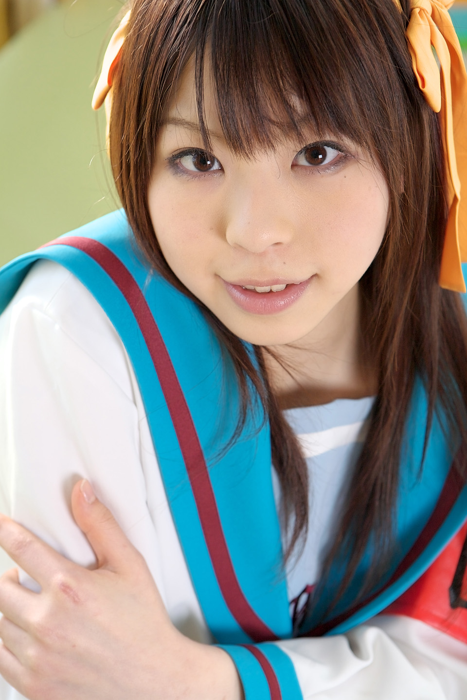 katou mari, suzumiya haruhi, suzumiya haruhi no yuuutsu, highres, photo (medium), cosplay, hair ribbon, ribbon, sailor, school uniform, serafuku
