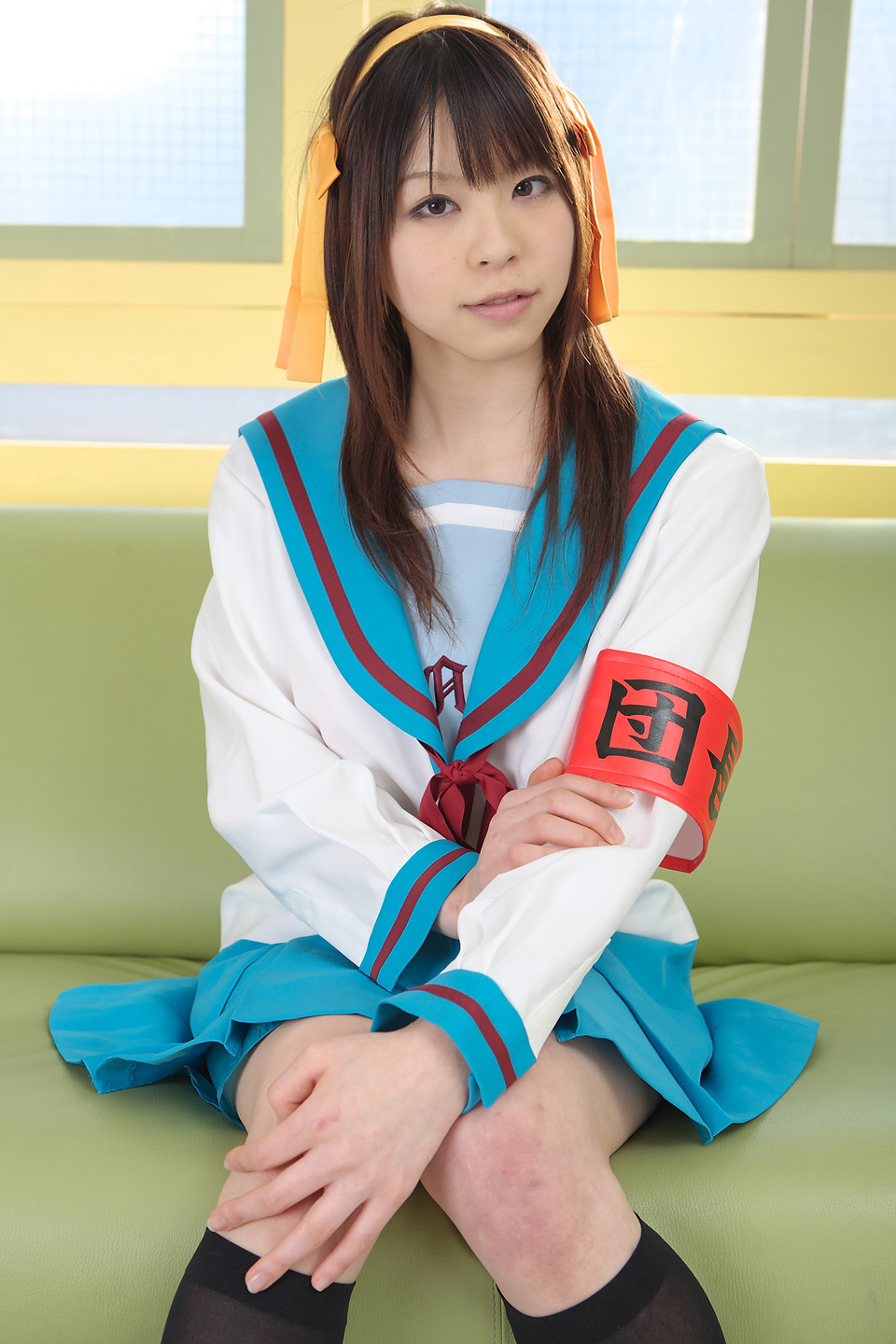 katou mari, suzumiya haruhi, suzumiya haruhi no yuuutsu, highres, photo (medium), armband, cosplay, kneehighs, sailor, school uniform, serafuku, socks