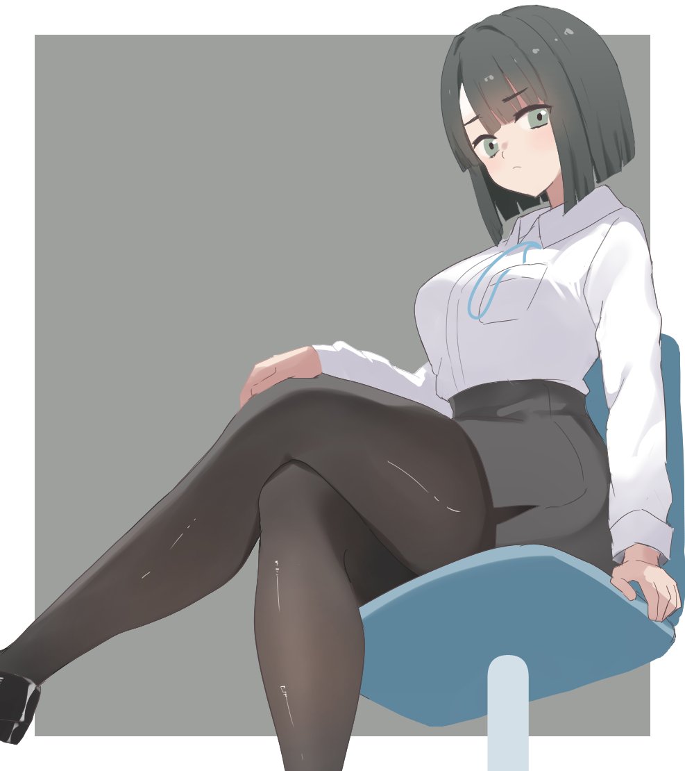 soyo1558686, momose ginko, link! like! love live!, love live!, commentary request, 1girl, alternate costume, black hair, black pantyhose, black shoes, black skirt, blunt bangs, blunt ends, bob cut, border, breast pocket, breasts, chair, closed mouth, collared shirt, dress shirt, foot out of frame, frown, green eyes, grey background, lanyard, large breasts, long sleeves, miniskirt, object in pocket, office chair, office lady, on chair, outside border, pantyhose, pencil skirt, pocket, shirt, shoes, short hair, side slit, simple background, sitting, skirt, solo, swivel chair, virtual youtuber, white border, white shirt