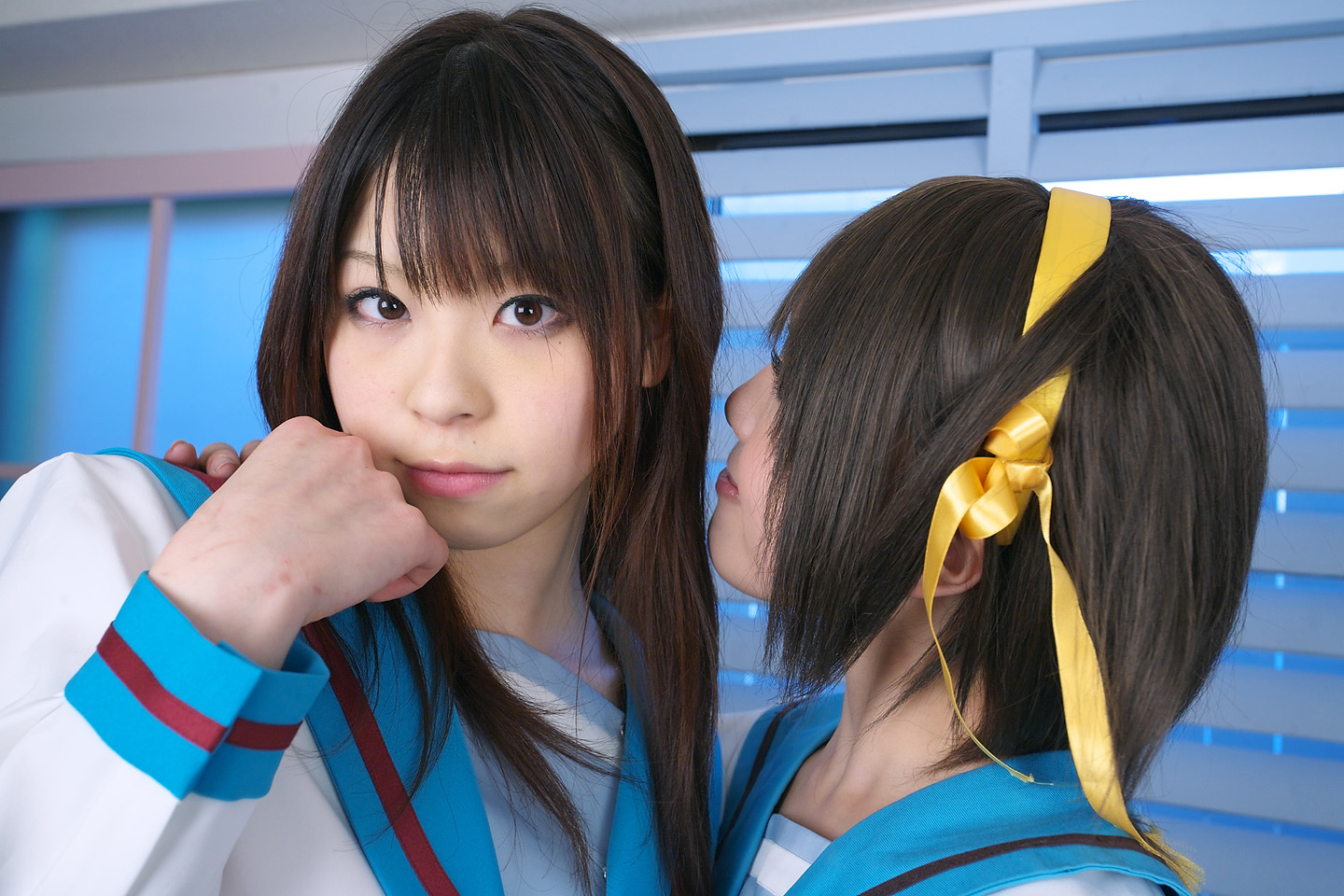 katou mari, kipi-san, asahina mikuru, suzumiya haruhi, suzumiya haruhi no yuuutsu, photo (medium), 2girls, asahina mikuru (cosplay), asian, brown eyes, brown hair, cosplay, dutch angle, hair ribbon, indoors, looking at viewer, multiple girls, ribbon, school uniform, serafuku, suzumiya haruhi (cosplay)