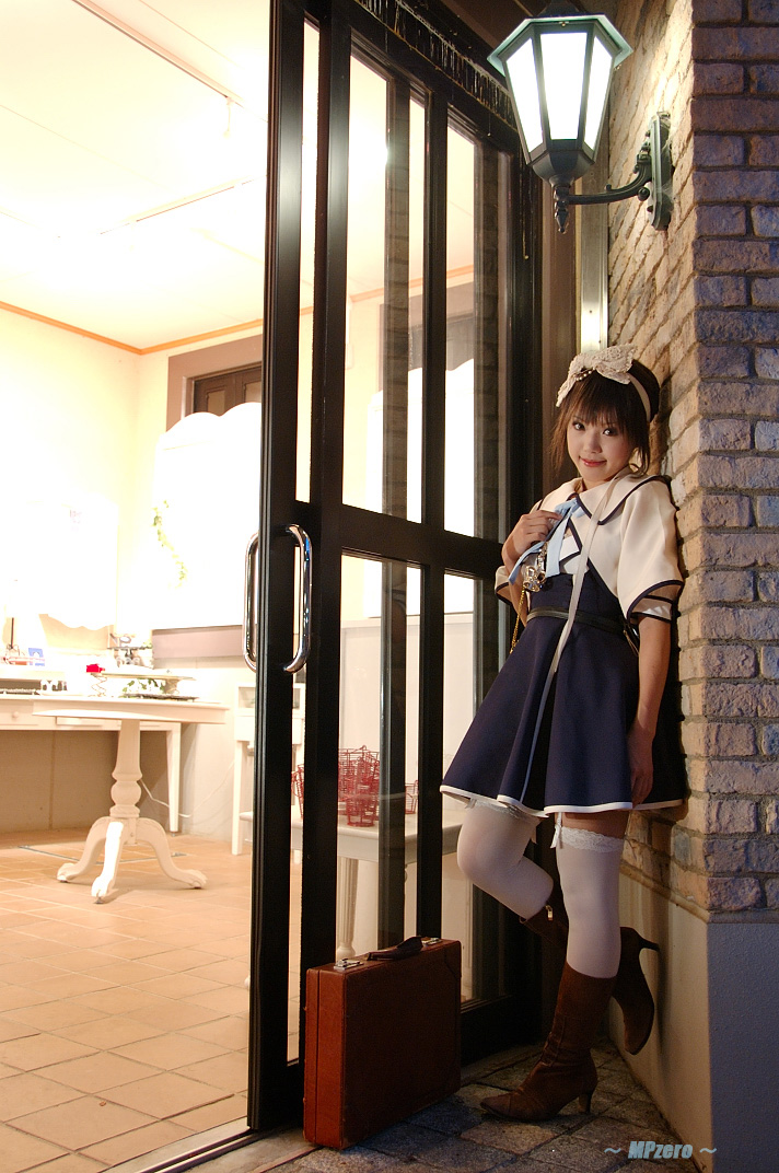kipi-san, acasius boarding school, photo (medium), 1girl, asian, bow, breasts, brown hair, cosplay, female focus, hair bow, heidi's village, looking at viewer, mole, outdoors, school uniform, short hair, small breasts, solo, thighhighs, white thighhighs