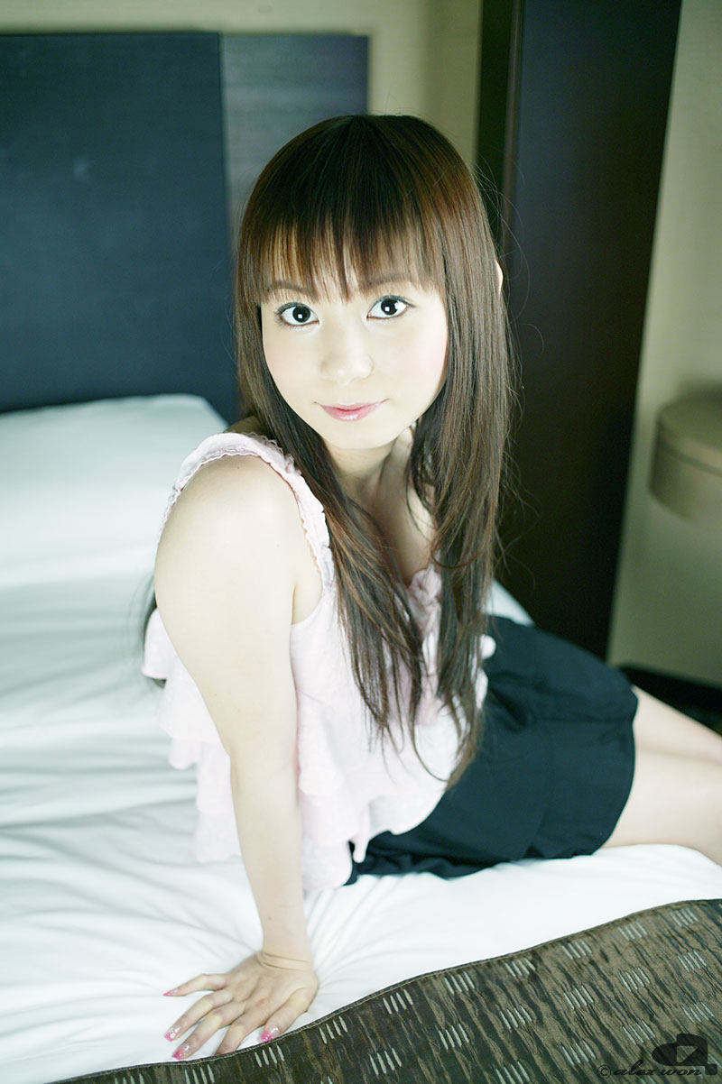 nakagawa shoko, highres, photo (medium), tagme, bed, miniskirt, skirt, tank top