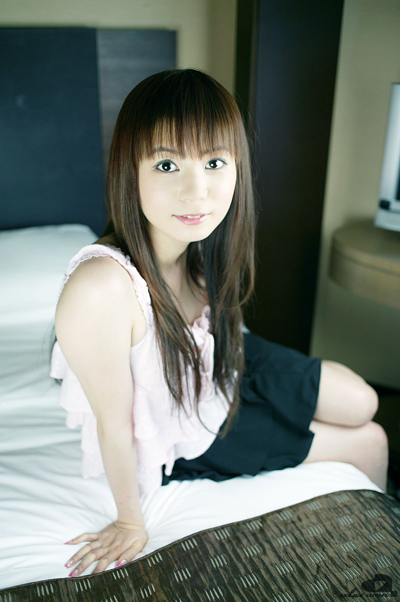 nakagawa shoko, highres, photo (medium), tagme, bed, miniskirt, skirt, tank top