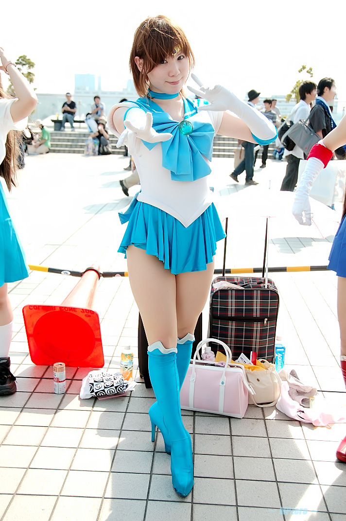 mizuno ami, sailor mercury, yomomi, bishoujo senshi sailor moon, photo (medium), boots, cosplay, school uniform, serafuku