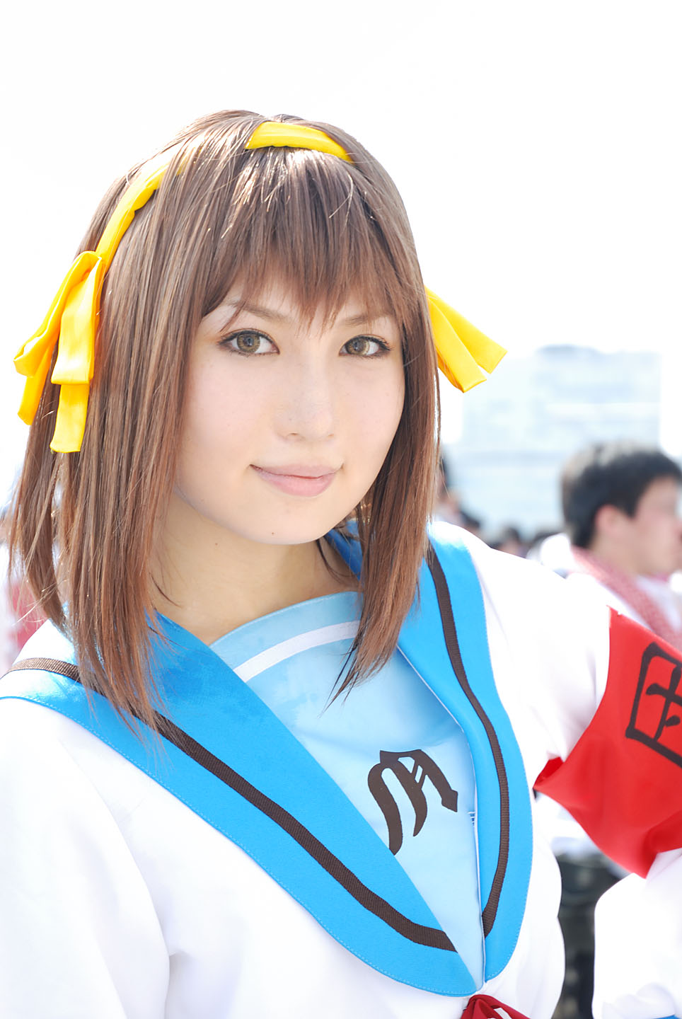 suzumiya haruhi, suzumiya haruhi no yuuutsu, highres, photo (medium), armband, cosplay, hair ribbon, kamijou yuzuru, ribbon, sailor, school uniform, serafuku