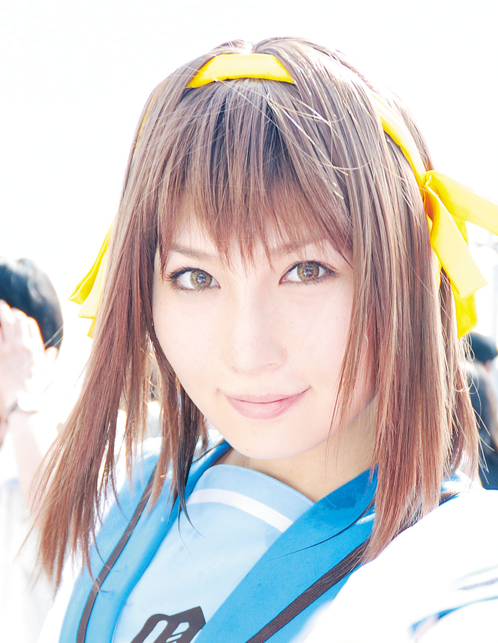 suzumiya haruhi, suzumiya haruhi no yuuutsu, highres, photo (medium), armband, cosplay, hair ribbon, kamijou yuzuru, ribbon, sailor, school uniform, serafuku