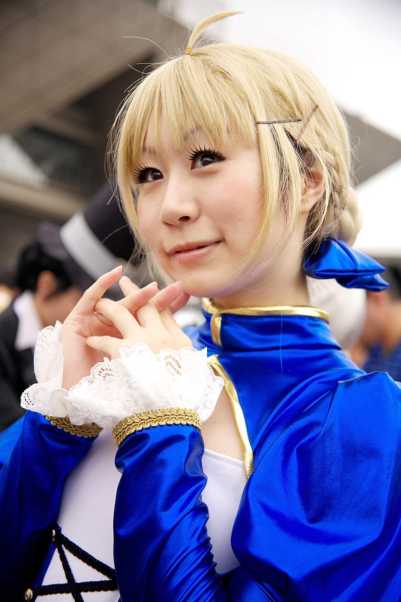 artoria pendragon (fate), kirekawa saku (model), saber (fate), fate/stay night, fate (series), highres, photo (medium), blonde hair, bow, braid, cosplay, hair bow, thighhighs
