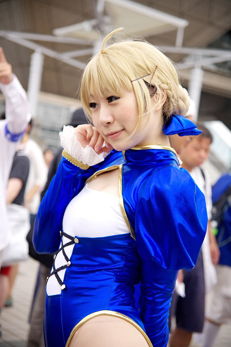 artoria pendragon (fate), kirekawa saku (model), saber (fate), fate/stay night, fate (series), highres, photo (medium), blonde hair, bow, braid, cosplay, hair bow