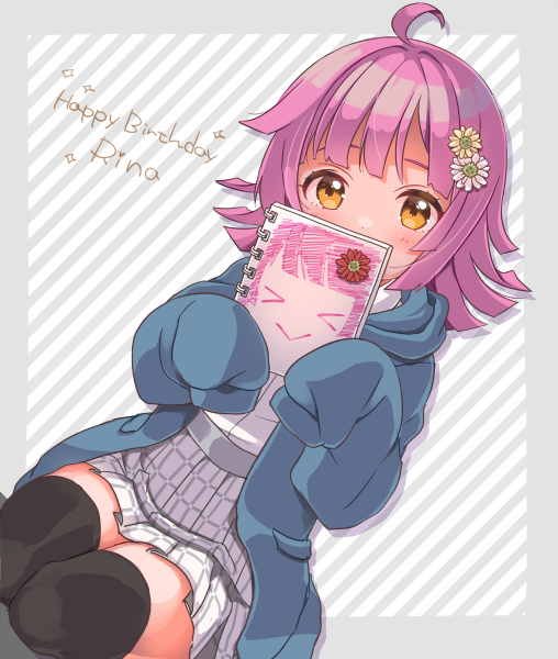 izumi kirifu, tennoji rina, love live!, love live! nijigasaki high school idol club, commentary, > <, 1girl, :>, ahoge, black thighhighs, blue jacket, blunt bangs, blush, checkered clothes, checkered skirt, dot nose, eyelashes, flower, grey background, grey skirt, hair flower, hair ornament, happy birthday, holding, holding sketchbook, hood, hooded jacket, jacket, kishimen hair, long sleeves, looking at viewer, nijigasaki school uniform, open clothes, open jacket, pink hair, rina-chan board, school uniform, seiza, shirt, short hair, sidelocks, sitting, sketchbook, skirt, sleeves past fingers, sleeves past wrists, solo, star (symbol), striped background, thighhighs, thighs, white shirt, winter uniform, yellow eyes, zettai ryouiki