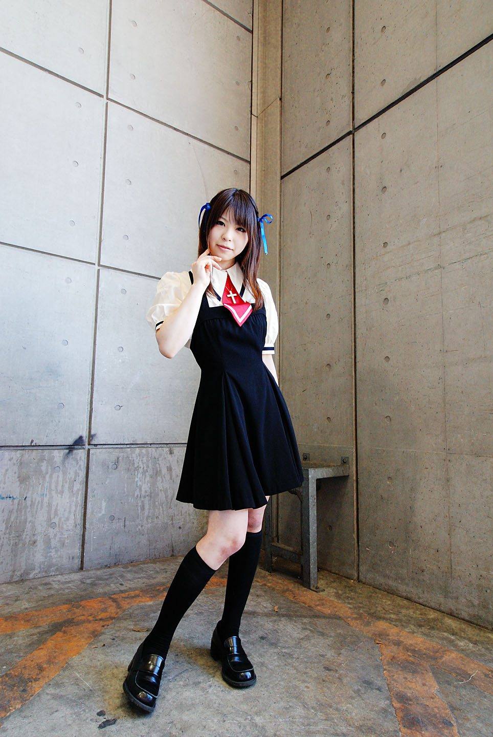 katou mari, toono minagi, air (visual novel), highres, photo (medium), cosplay, hair ribbon, kneehighs, ribbon, school uniform, serafuku, socks