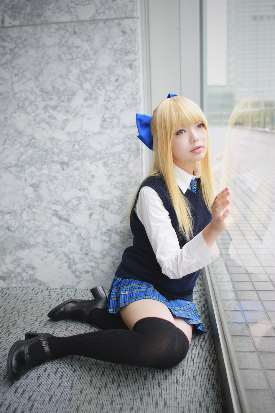 namada, looking away, character request, highres, photo (medium), 1girl, against glass, asian, black shoes, black thighhighs, blonde hair, blue eyes, blue ribbon, blurry, bow, breasts, color contacts, cosplay, depth of field, dress shirt, female focus, hair bow, high heels, indoors, mary janes, miniskirt, on floor, parted lips, pleated skirt, ribbon, rug, school uniform, shirt, shoes, sitting, skirt, small breasts, solo, sweater vest, thighhighs, white shirt, window, yokozuwari, zettai ryouiki