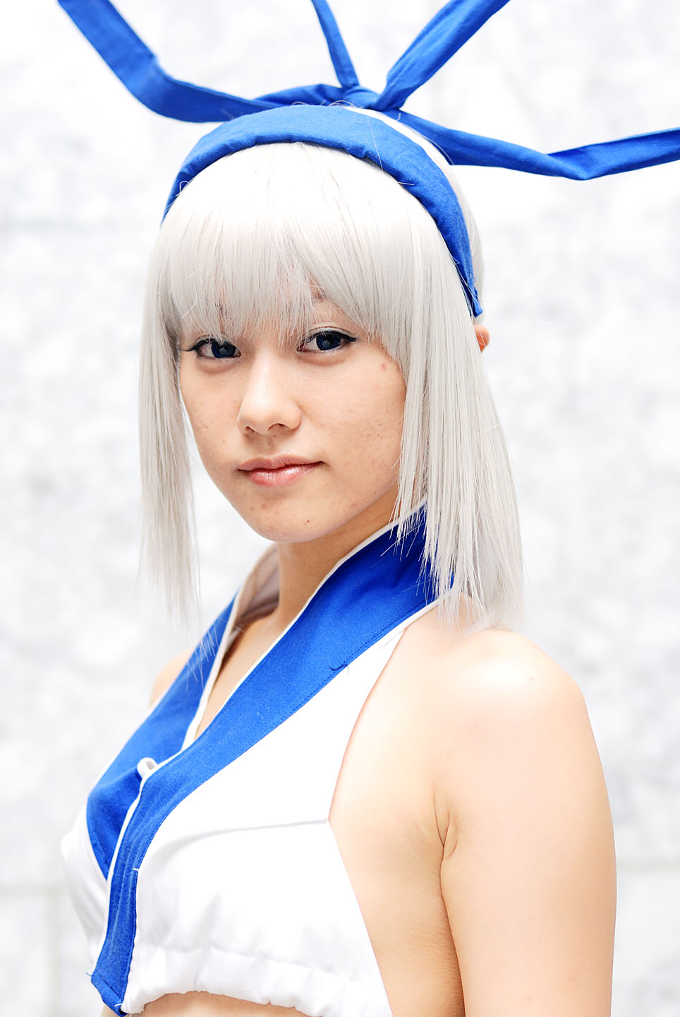majikina mina, samurai spirits zero, silver hair, highres, photo (medium), aisui nao, bow, cosplay, hair bow, midriff