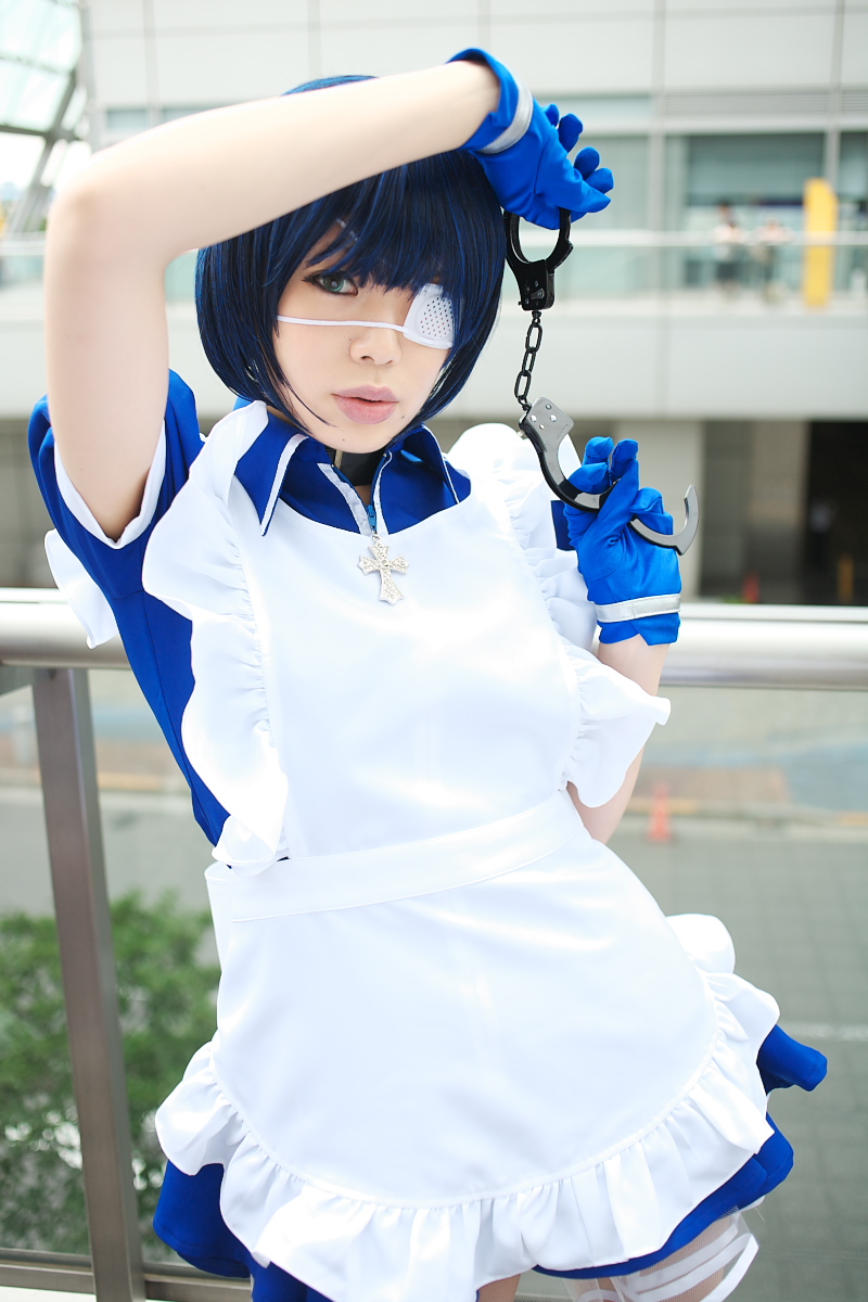 namada, ryomou shimei, ikkitousen, highres, photo (medium), 1girl, apron, asian, blue eyes, blue gloves, blue hair, boots, collar, color contacts, cosplay, cross, cuffs, eyepatch, female focus, gloves, handcuffs, kneehighs, looking at viewer, maid, maid apron, outdoors, puffy short sleeves, puffy sleeves, ryomou shimei (cosplay), short sleeves, socks, solo, standing