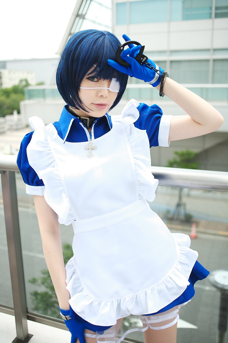 namada, ryomou shimei, ikkitousen, highres, photo (medium), 1girl, apron, asian, blue eyes, blue gloves, blue hair, boots, collar, color contacts, cosplay, cross, cuffs, eyepatch, female focus, gloves, handcuffs, kneehighs, looking at viewer, maid, maid apron, outdoors, puffy short sleeves, puffy sleeves, ryomou shimei (cosplay), short sleeves, socks, solo, standing