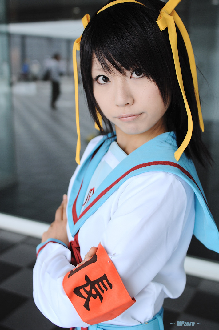 suzumiya haruhi, ibara, suzumiya haruhi no yuuutsu, photo (medium), cosplay, hair ribbon, kneehighs, ribbon, sailor, school uniform, serafuku, socks