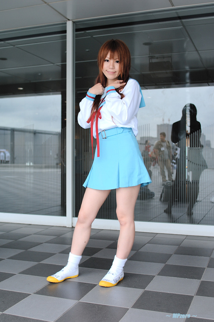 asahina mikuru, suzumiya haruhi no yuuutsu, photo (medium), ai, cosplay, sailor, school uniform, serafuku, socks