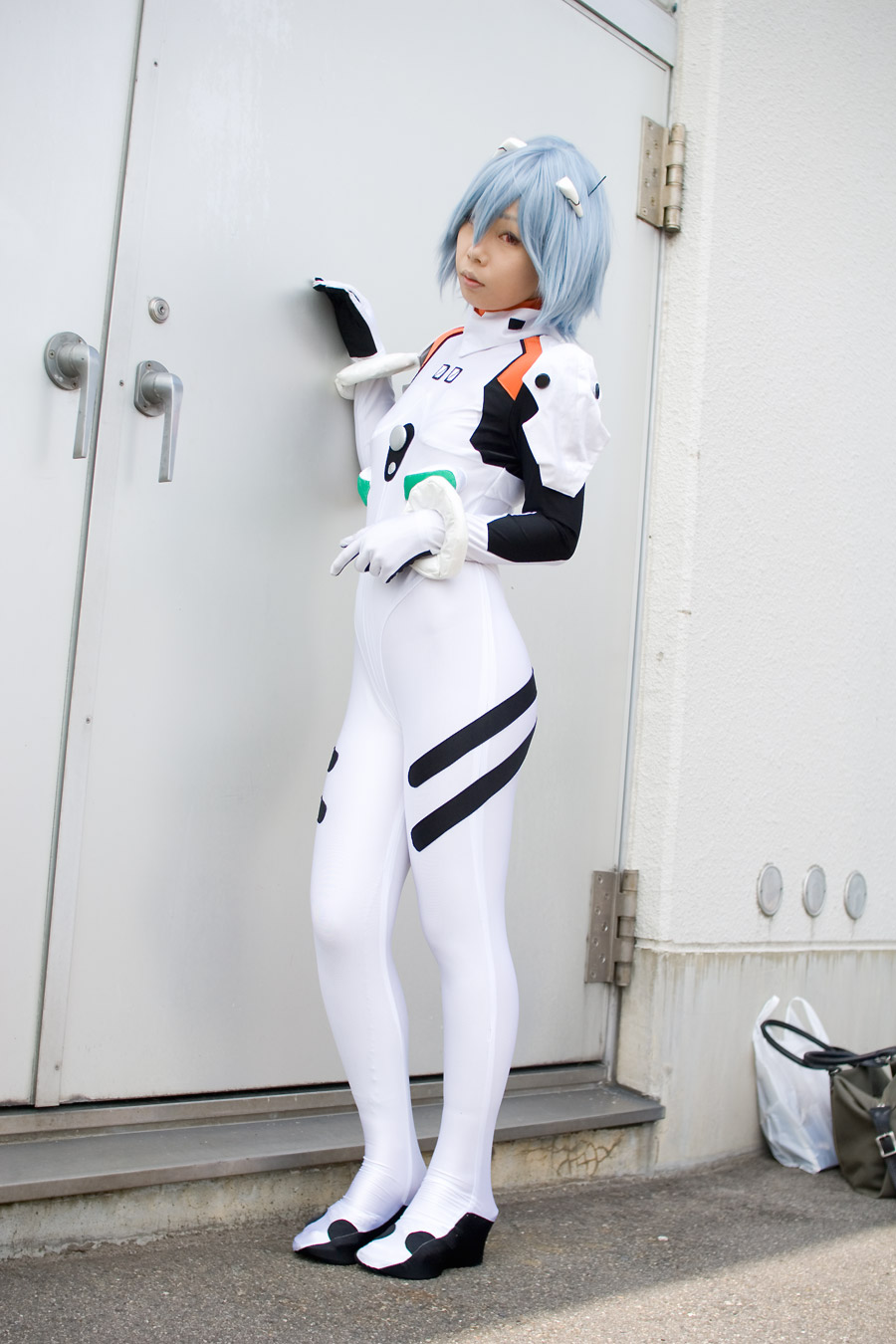 ayanami rei, katsuragi ebino, neon genesis evangelion, real life, highres, photo (medium), blue hair, cosplay, mecha pilot suit, plugsuit (evangelion)
