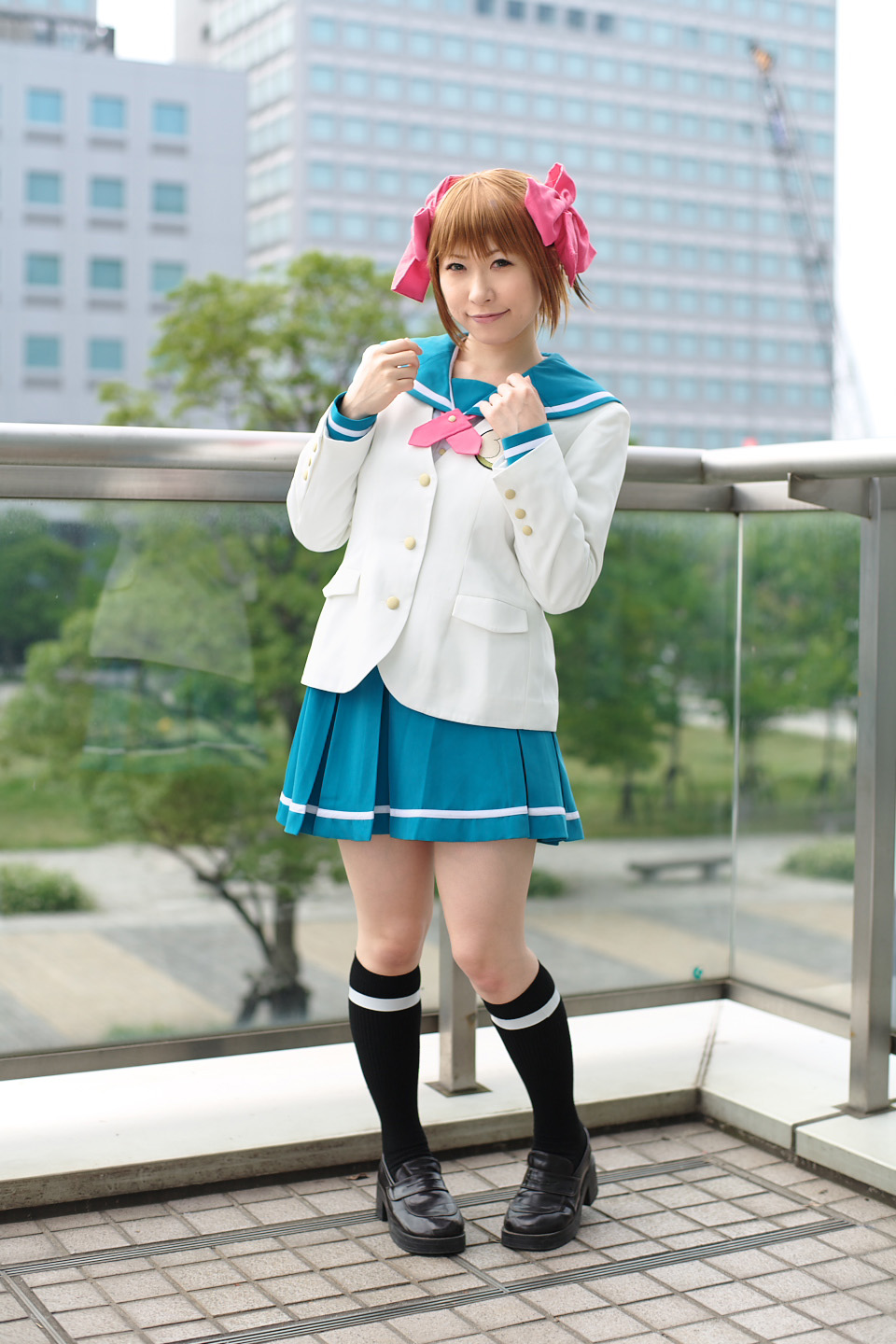 chippi, amami haruka, idolmaster, idolmaster (classic), highres, photo (medium), 1girl, amami haruka (cosplay), asian, black shoes, blazer, blue eyes, bow, brown hair, color contacts, cosplay, female focus, hair bow, jacket, kneehighs, loafers, looking at viewer, outdoors, sailor, school uniform, serafuku, shoes, short hair, smile, socks, solo