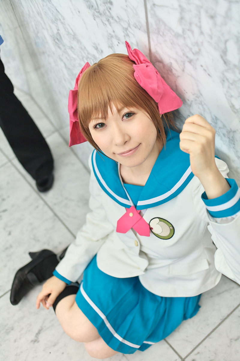 chippi, amami haruka, idolmaster, idolmaster (classic), highres, photo (medium), 1girl, amami haruka (cosplay), asian, black shoes, blazer, blue eyes, bow, brown hair, color contacts, cosplay, female focus, hair bow, jacket, kneehighs, loafers, looking at viewer, on floor, sailor, school uniform, serafuku, shoes, short hair, sitting, smile, socks, solo, yokozuwari