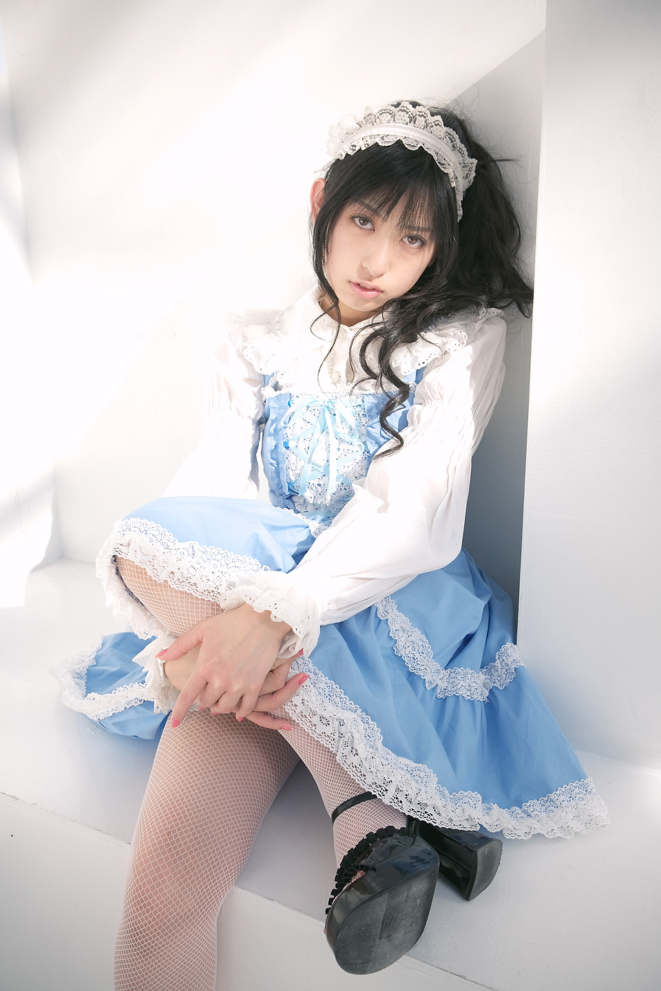 kawahara natsuki, fishnet legwear, highres, photo (medium), tagme, dress, fishnets, hairband