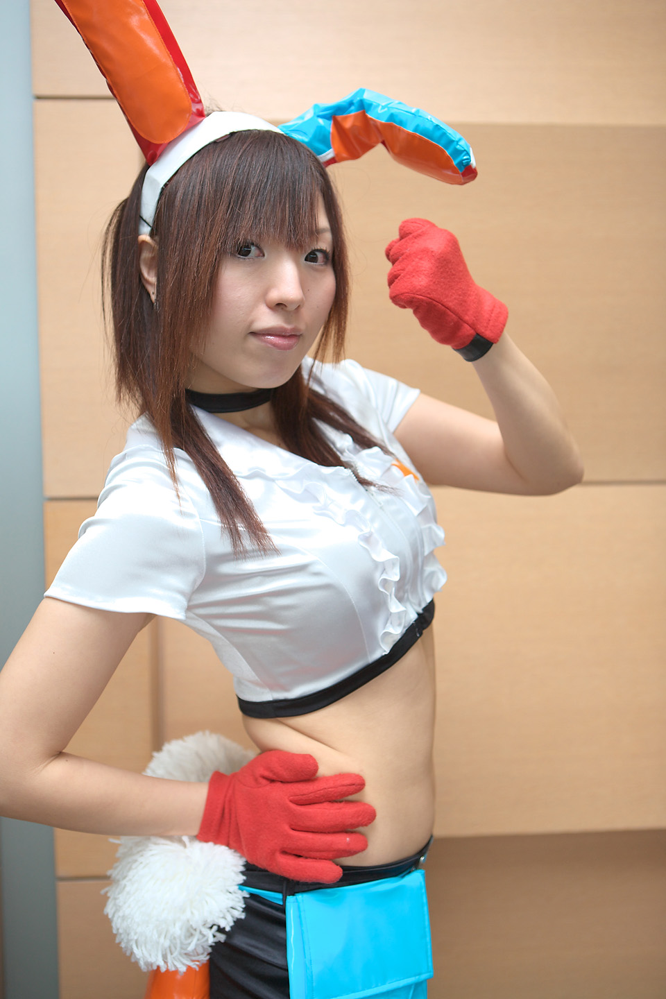 rayu, tsukuda mina, getsumento heiki miina, highres, photo (medium), animal ears, carrot, cosplay, crop top, gloves, midriff, miniskirt, rabbit ears, skirt