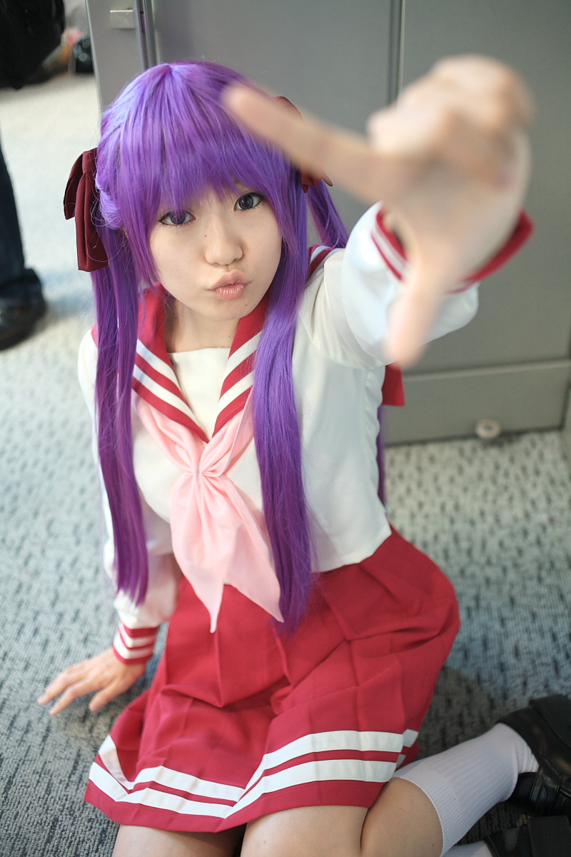 naito, hiiragi kagami, lucky star, highres, photo (medium), cosplay, hair ribbon, purple hair, ribbon, sailor, school uniform, serafuku, socks, twintails