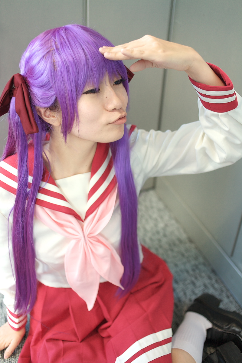 naito, hiiragi kagami, lucky star, highres, photo (medium), cosplay, hair ribbon, purple hair, ribbon, sailor, school uniform, serafuku, socks, twintails