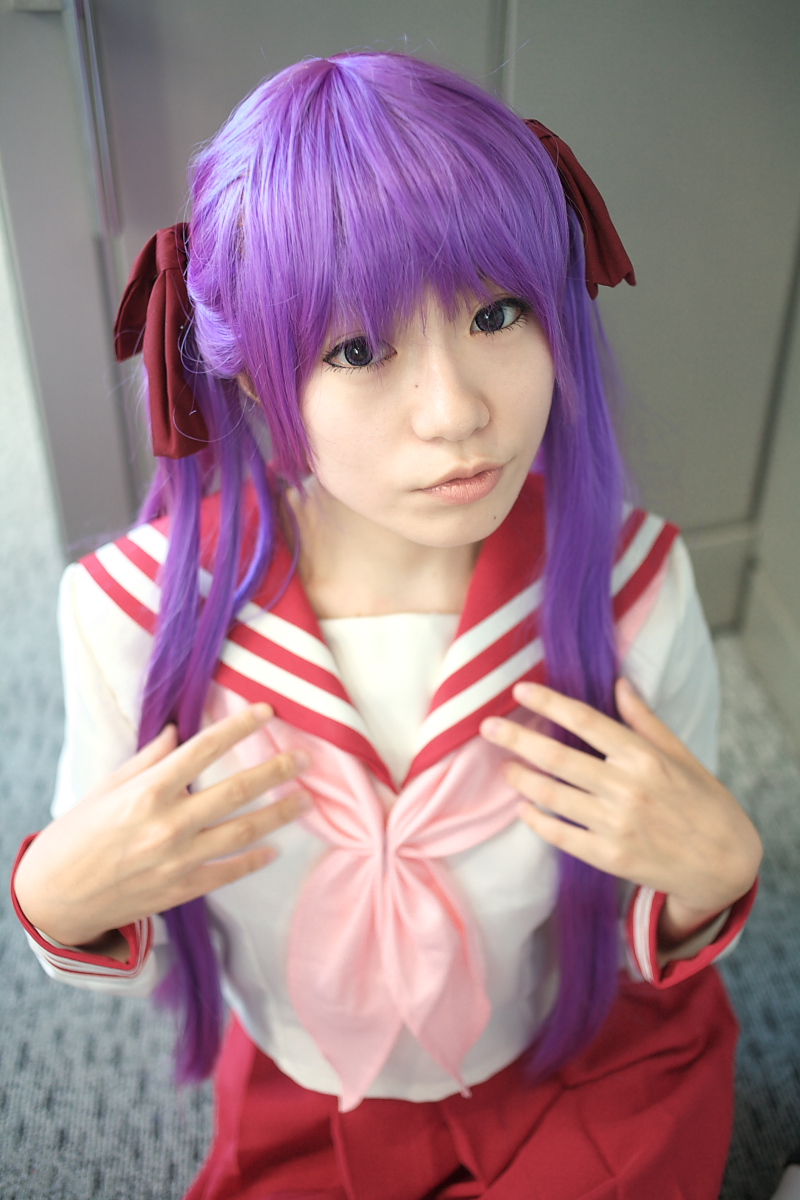 naito, hiiragi kagami, lucky star, highres, photo (medium), cosplay, hair ribbon, purple hair, ribbon, sailor, school uniform, serafuku, socks, twintails